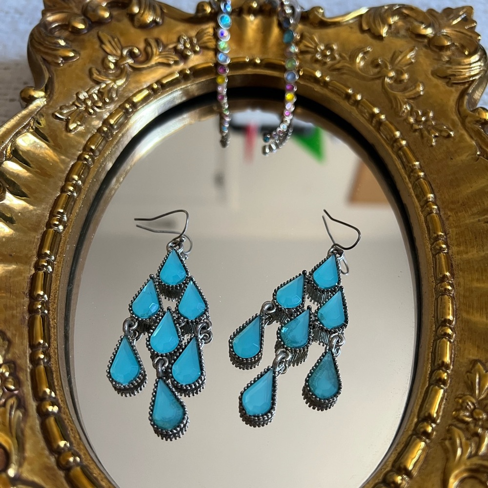 Vintage earrings bundle of 2 - Picture 3 of 7